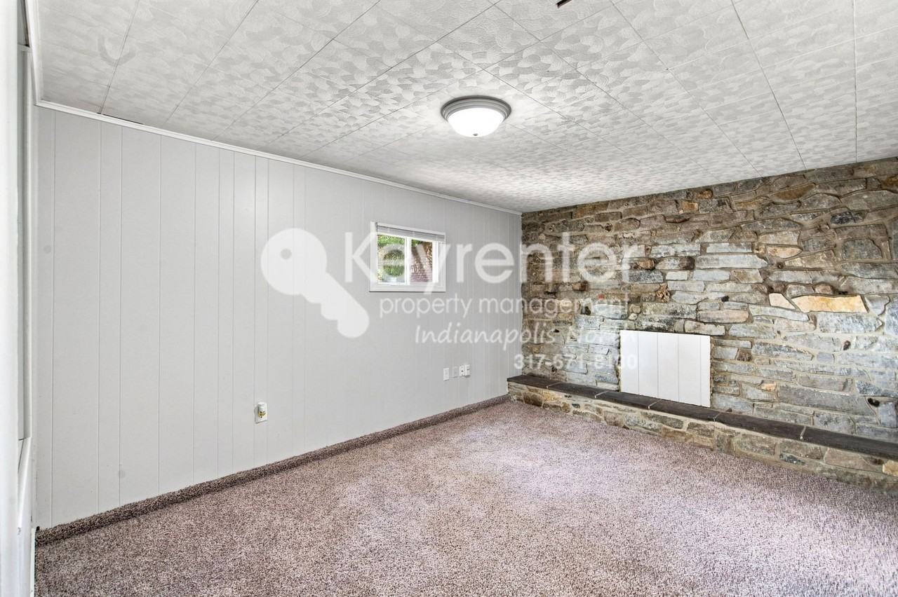 3710 Chateau Ct - Photo 3 of 17