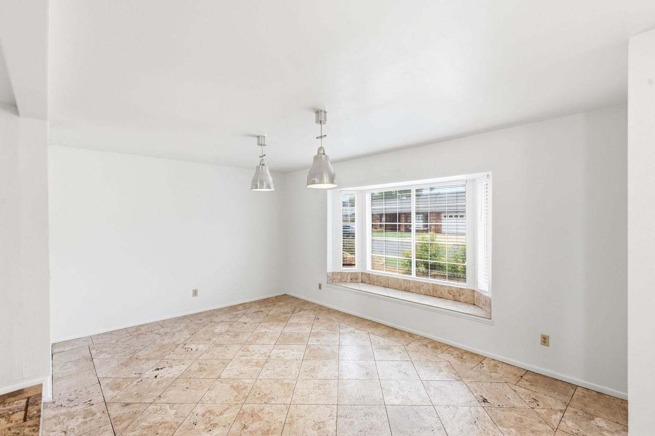 940 W Meseto Ave - Photo 6 of 37