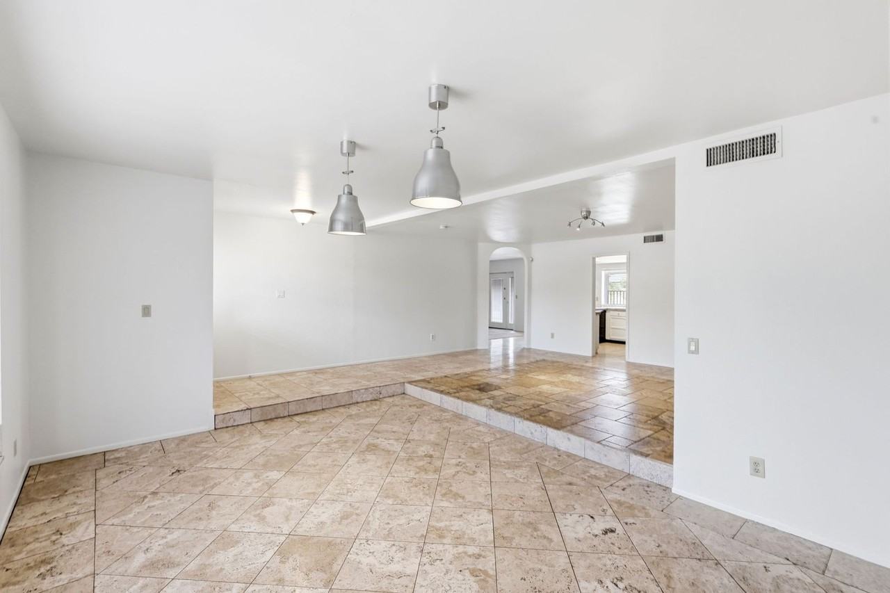 940 W Meseto Ave - Photo 7 of 37