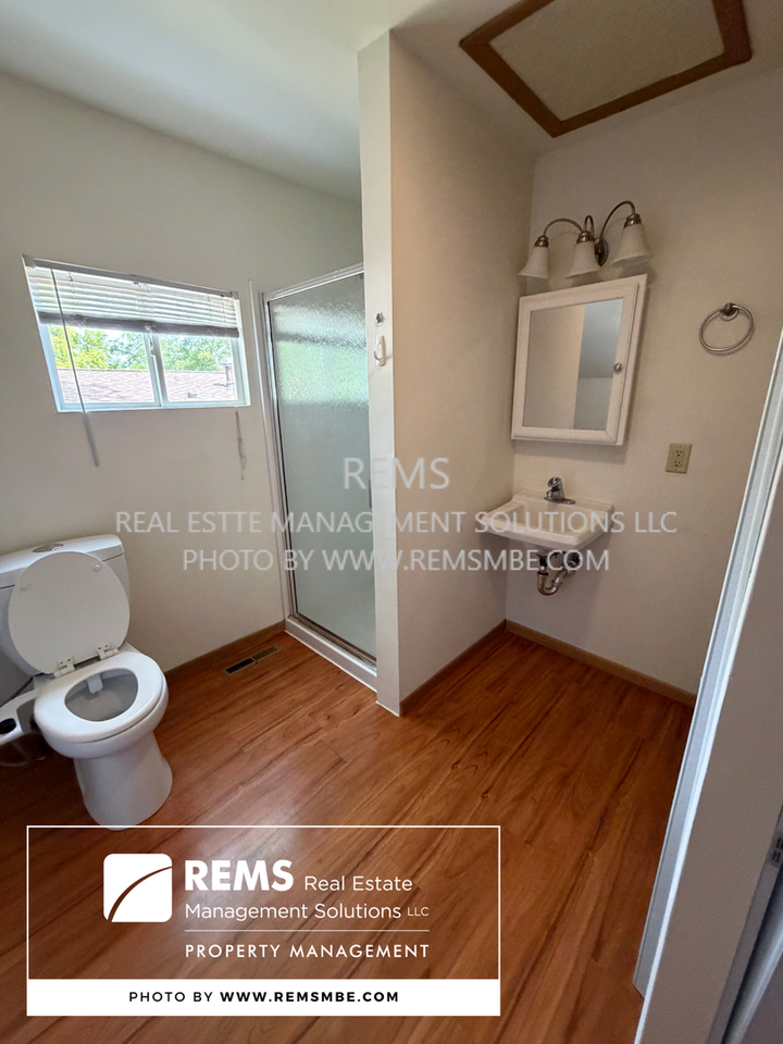 812 Barker St - Photo 4 of 8