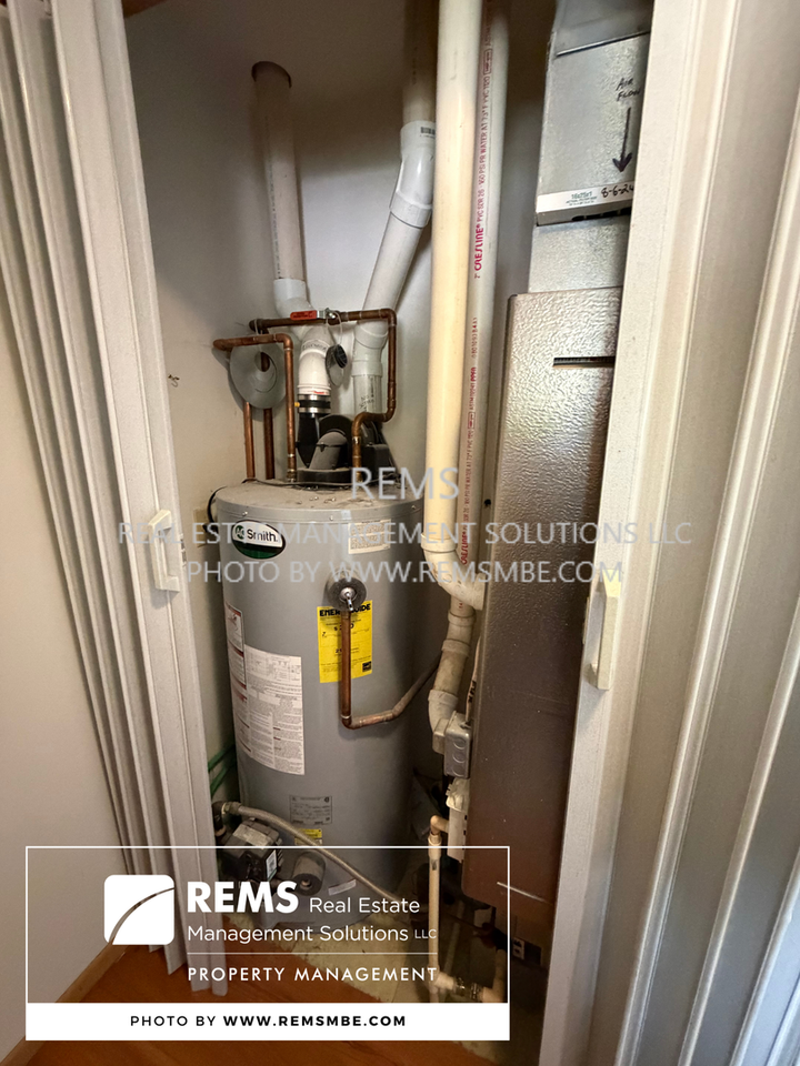 812 Barker St - Photo 5 of 8