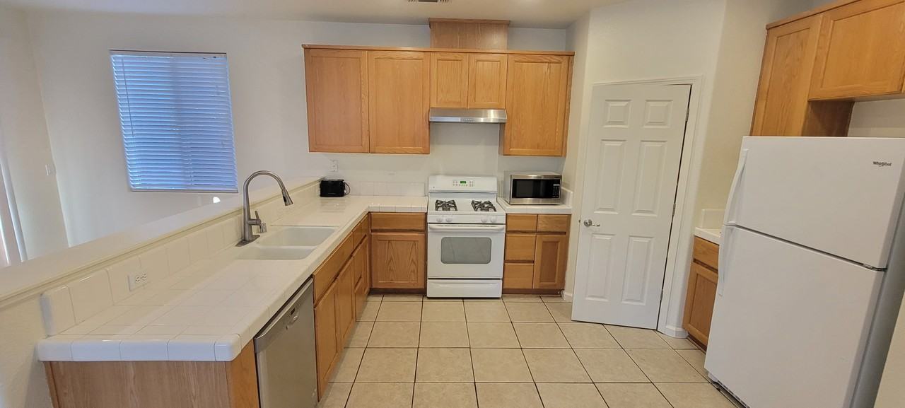 4641 Beckman Way - Photo 3 of 9