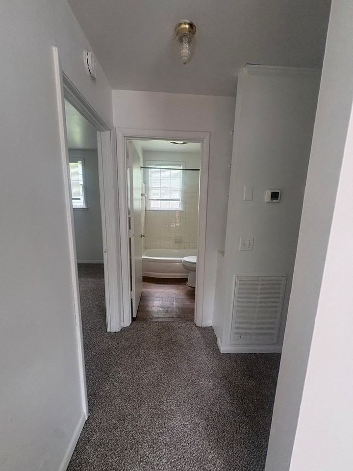1018 Curdwood Blvd - Photo 7 of 12