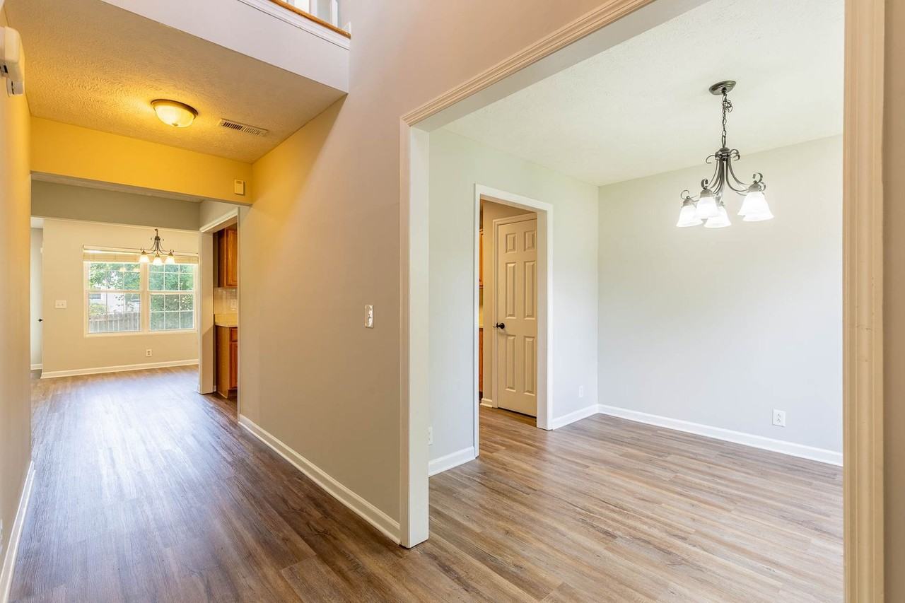 5078 Cornelius Dr - Photo 4 of 41