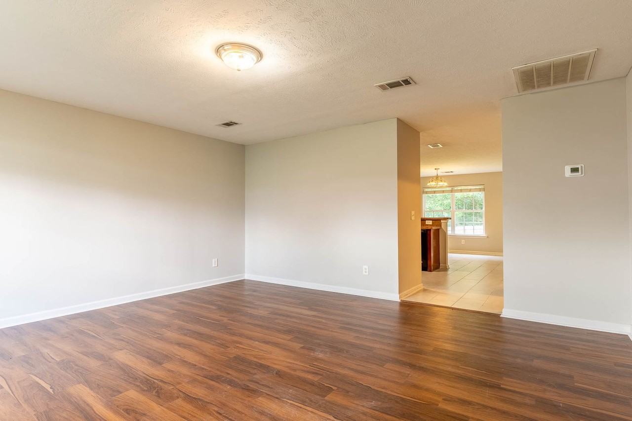752 Holland Ridge Dr - Photo 4 of 32