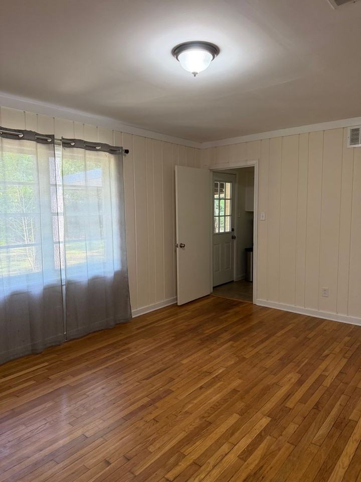 1835 Hill Hedge Dr - Photo 3 of 11