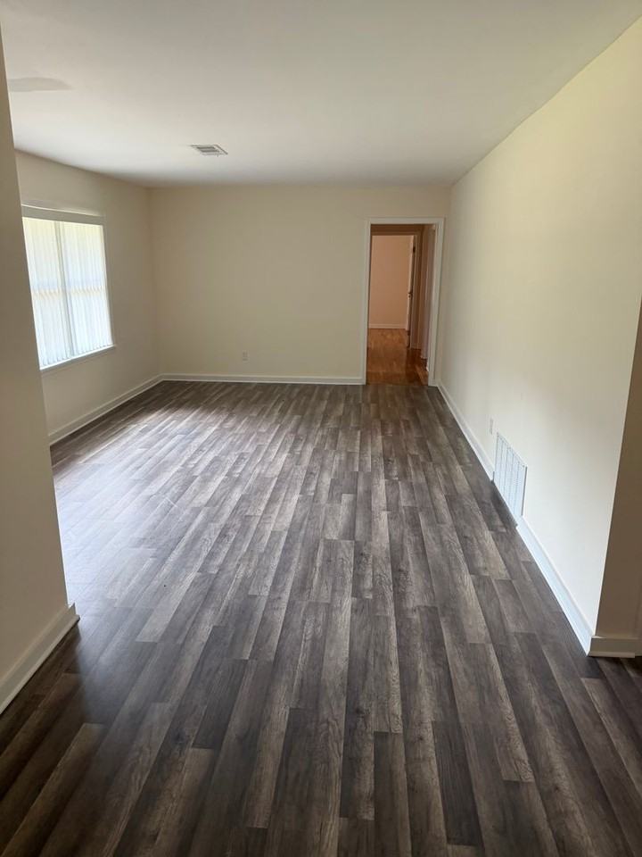 1835 Hill Hedge Dr - Photo 4 of 11