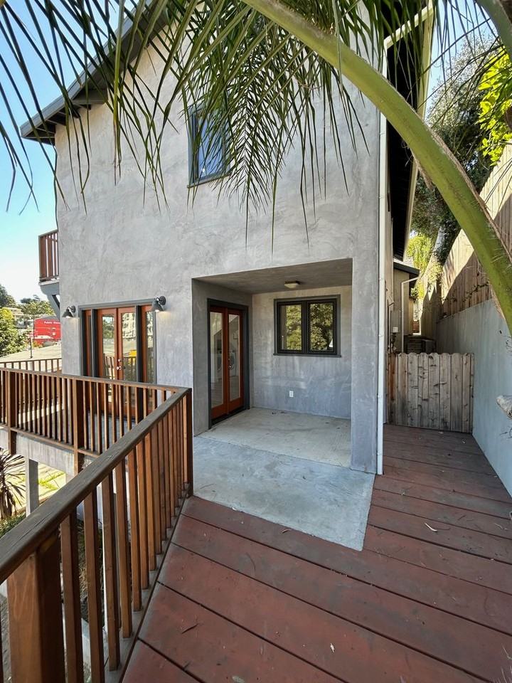2227 Effie St - Photo 2 of 21