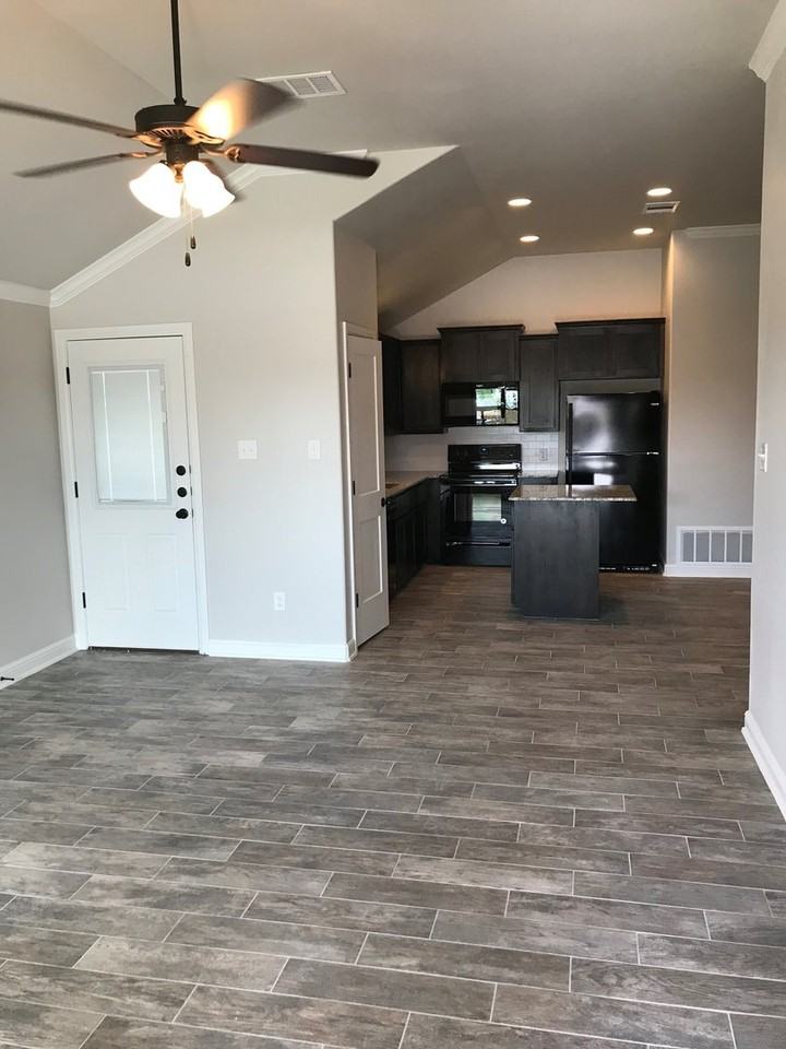 5802A Luminous Ln - Photo 2 of 24