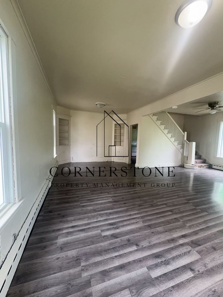 1425 4th Ave N - Photo 2 of 11
