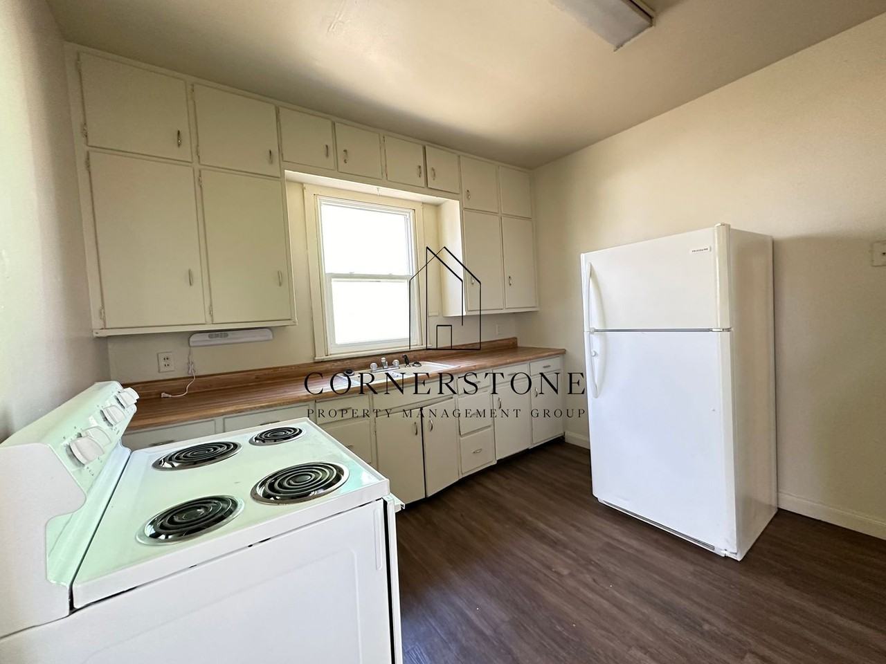 1425 4th Ave N - Photo 3 of 11