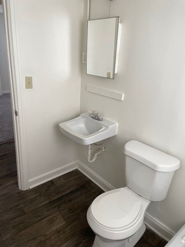 1510 Sloan St - Photo 6 of 12