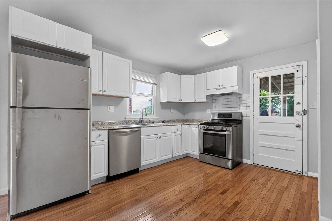 5551 Chillum Pl Ne - Photo 3 of 29