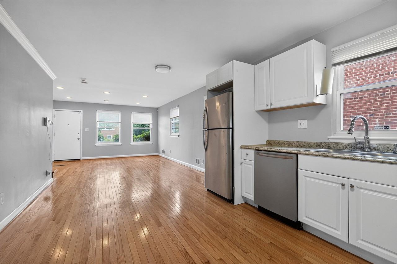 5551 Chillum Pl Ne - Photo 4 of 29