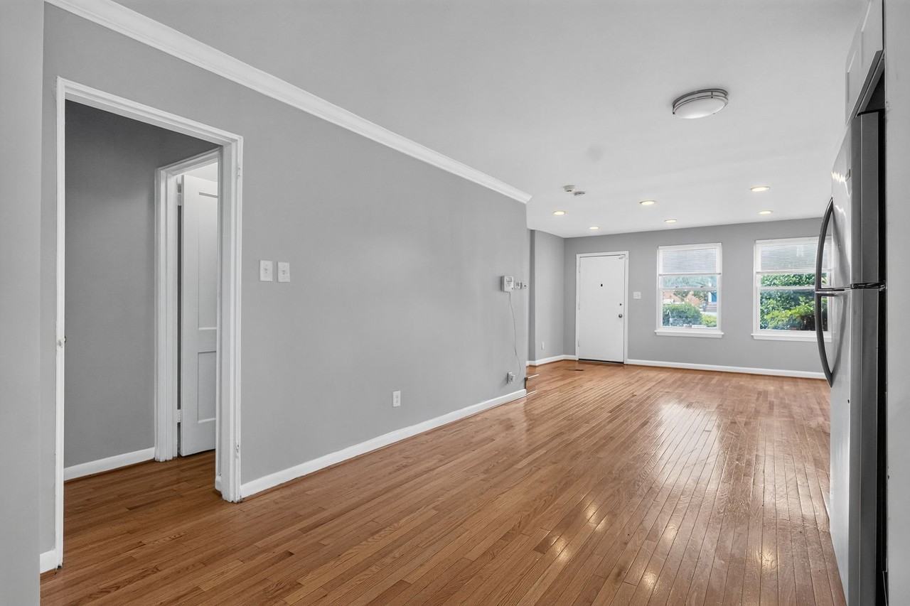 5551 Chillum Pl Ne - Photo 7 of 29