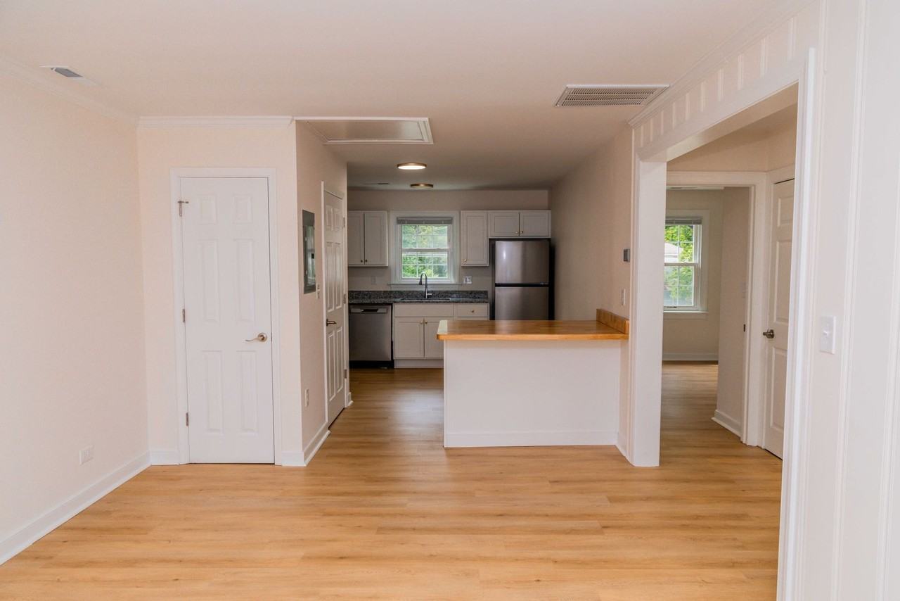 103 Cresap Rd - Photo 3 of 26