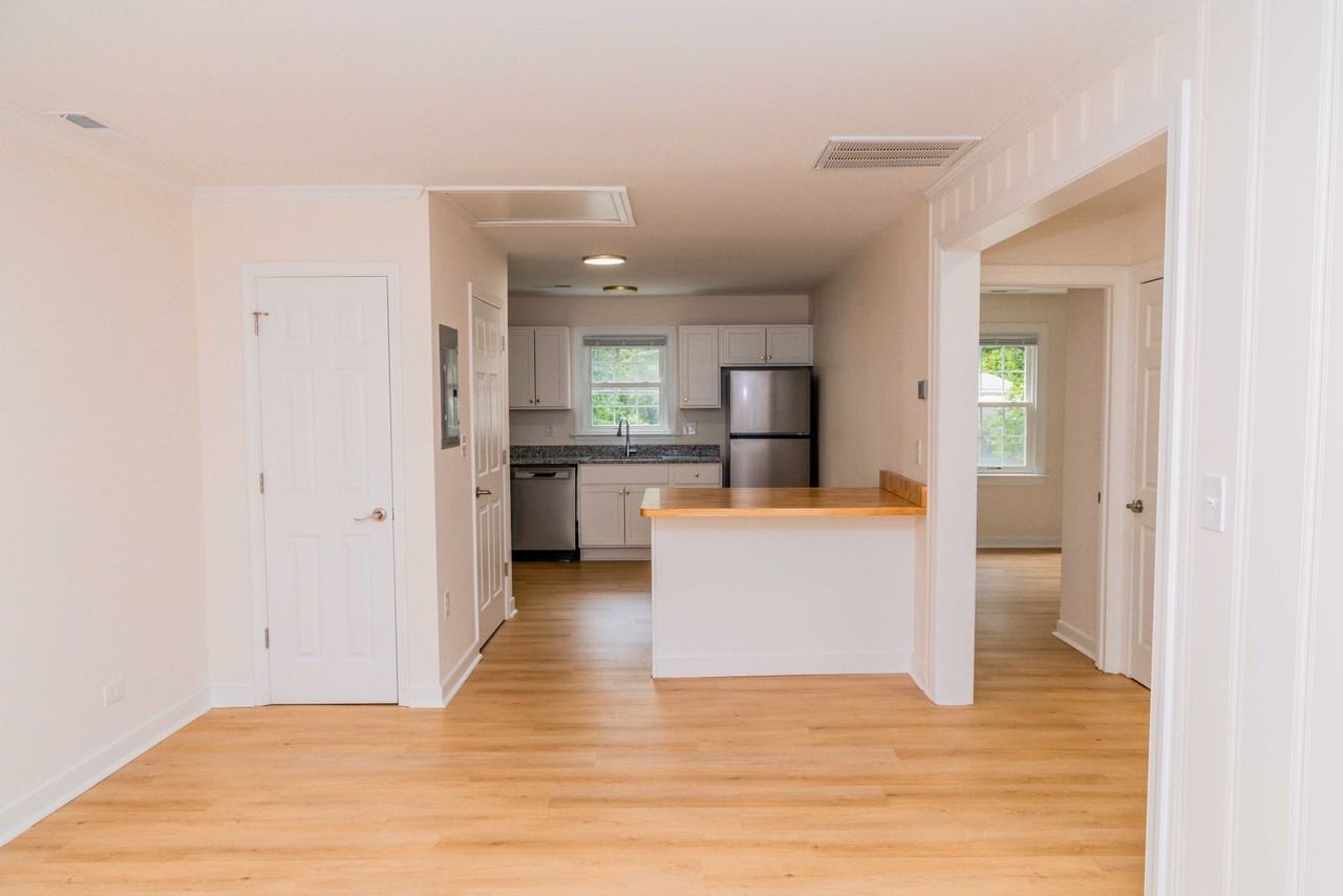 103 Cresap Rd - Photo 4 of 26