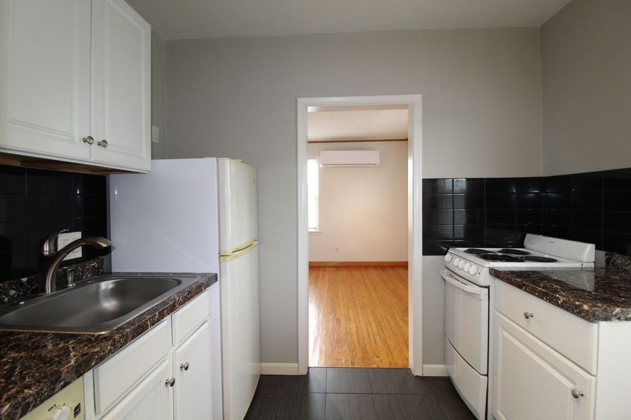 1312 W 39th St #2 - Photo 7 of 9