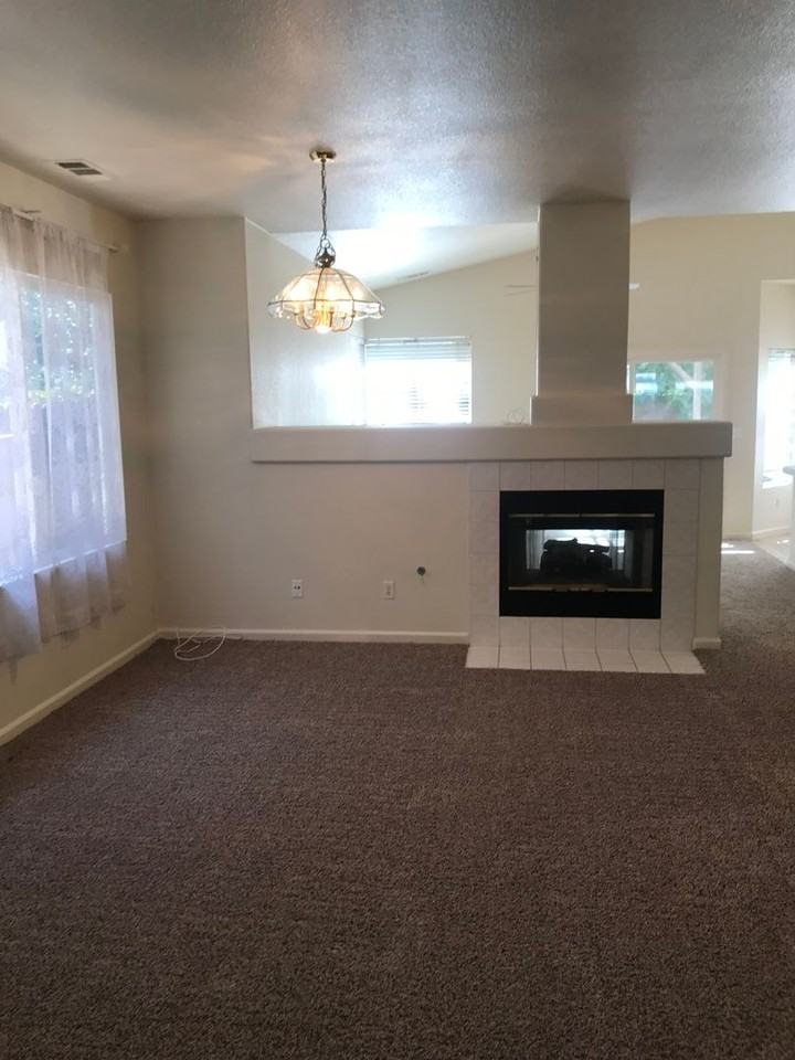 3008 Mallorca Ln - Photo 5 of 27