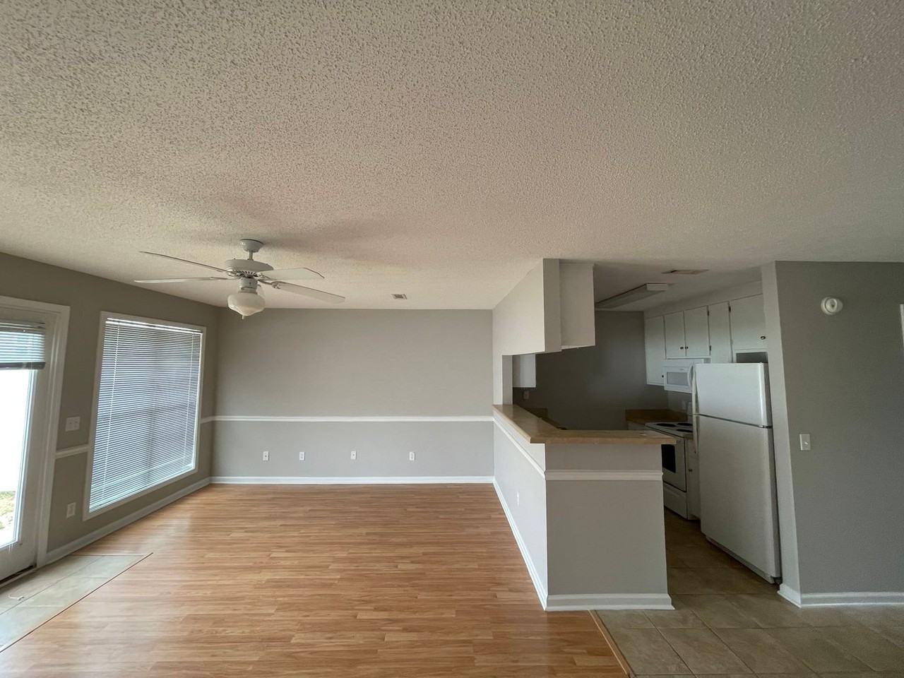 216 Claremont Ave - Photo 5 of 16