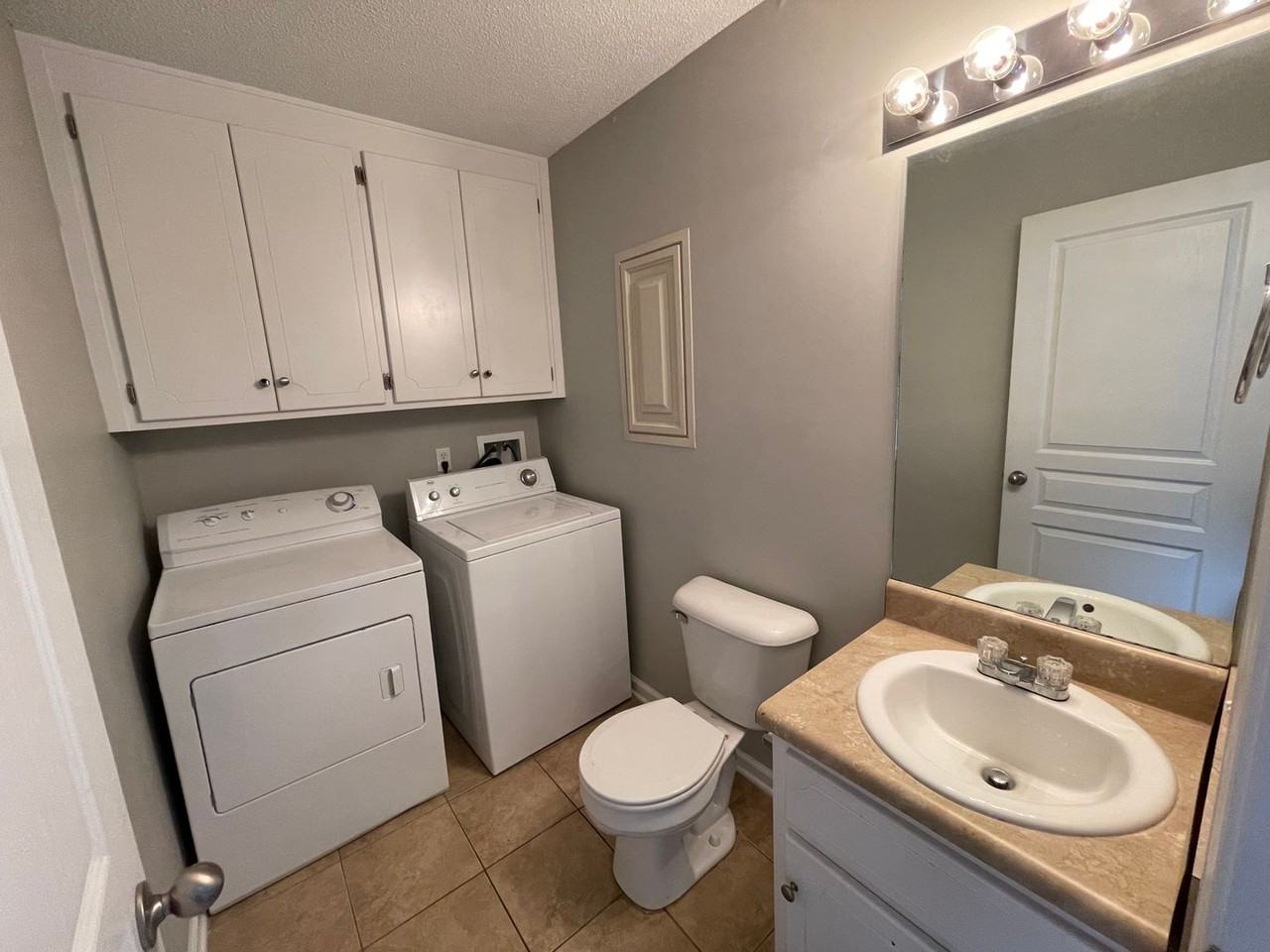 216 Claremont Ave - Photo 7 of 16