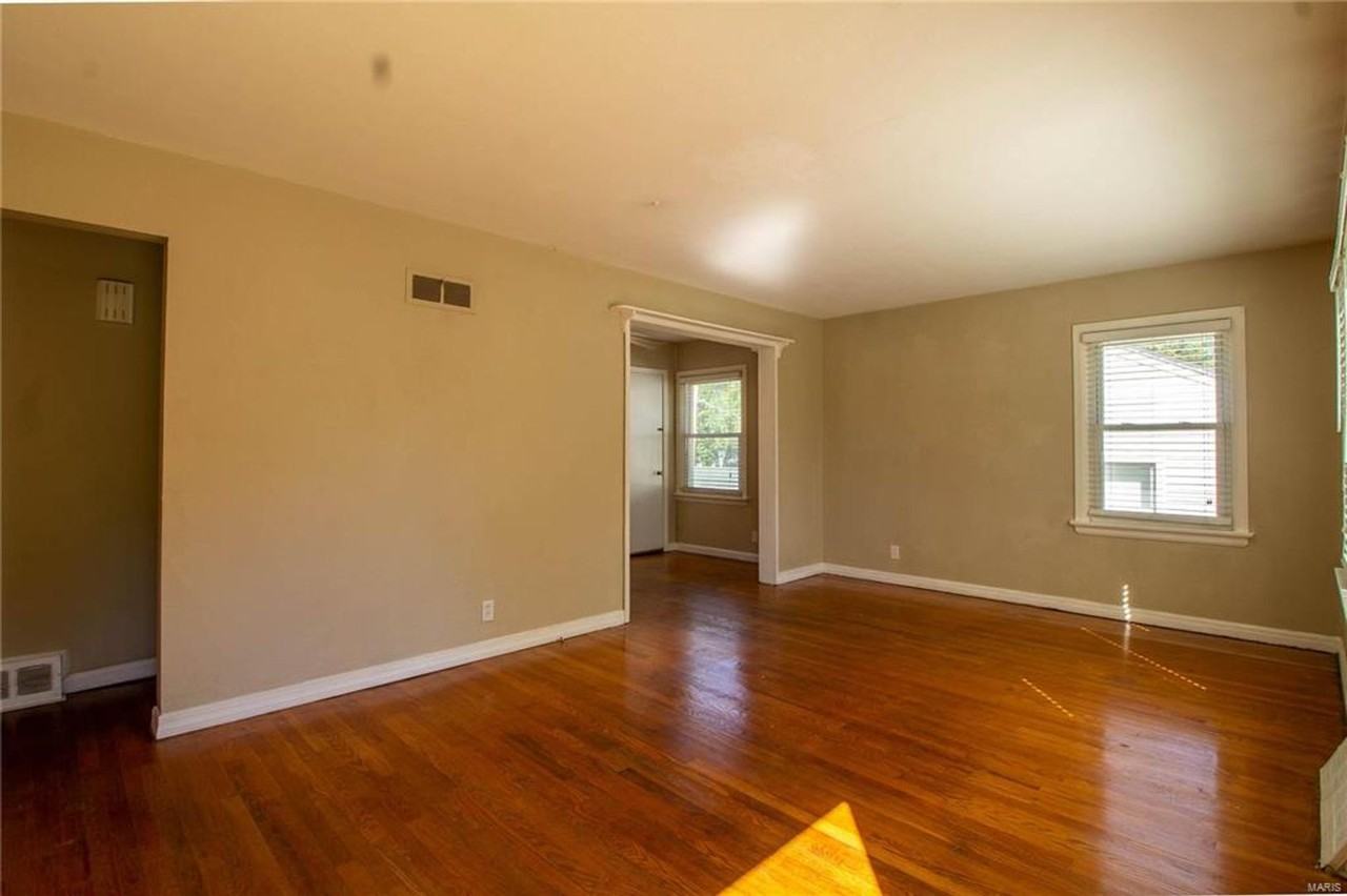 9807 Lullaby Ln - Photo 2 of 9