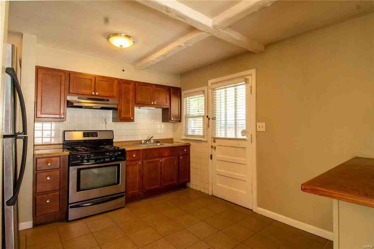 9807 Lullaby Ln - Photo 4 of 9