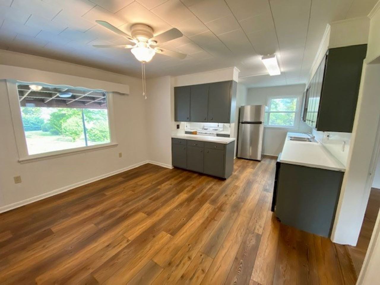 14728 Pennsylvania Ave - Photo 2 of 18