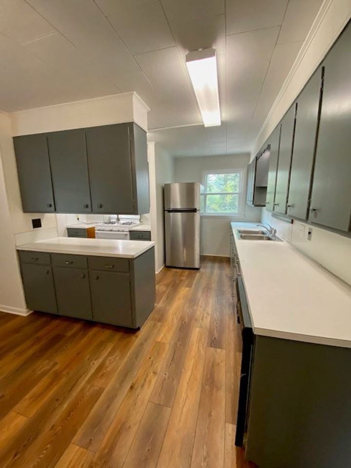 14728 Pennsylvania Ave - Photo 4 of 18