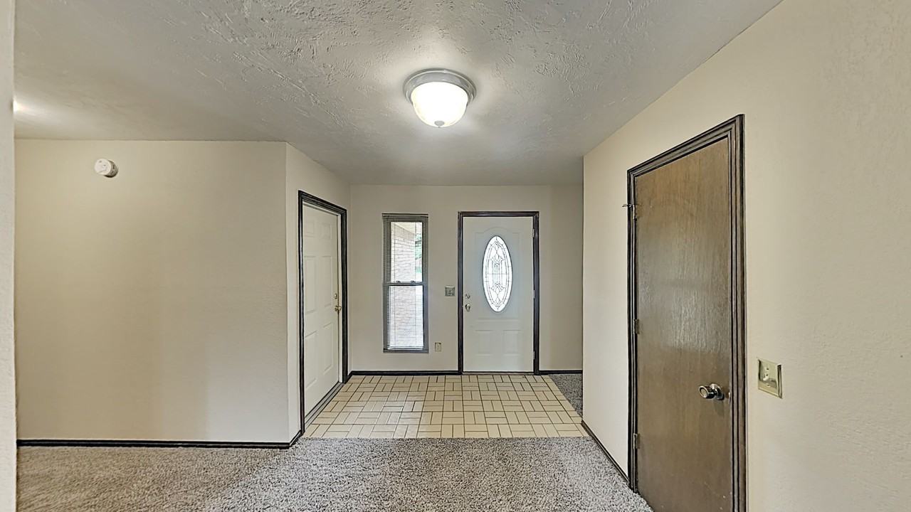 3905 Regatta Rd - Photo 4 of 18