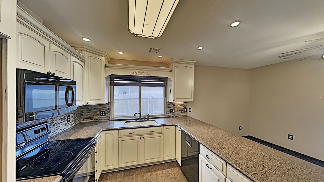 3905 Regatta Rd - Photo 6 of 18