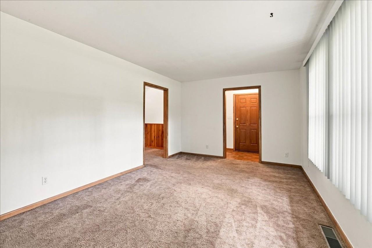 5420 N Sadlier Dr - Photo 5 of 14