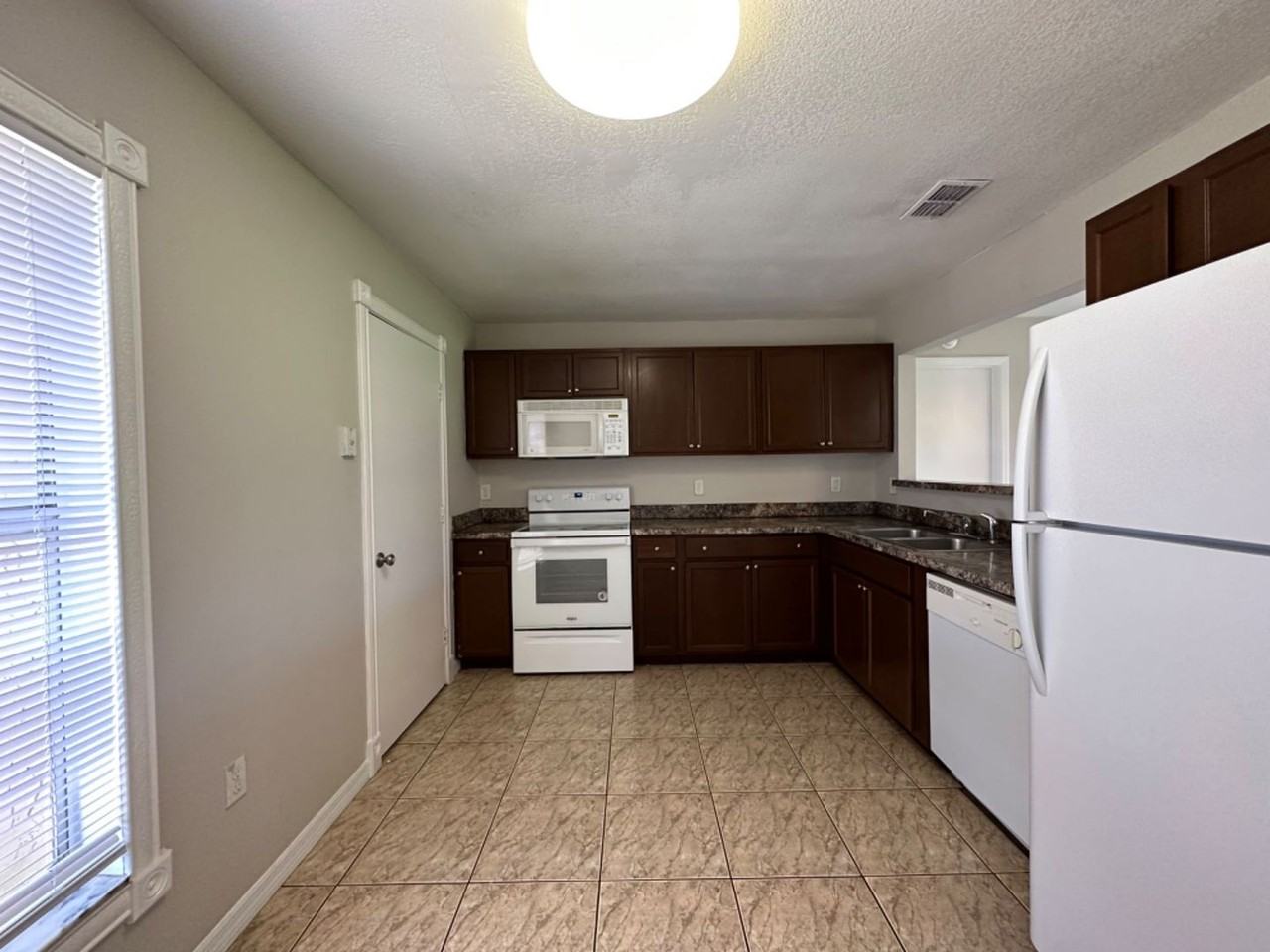 707 Wedge Ln - Photo 7 of 24