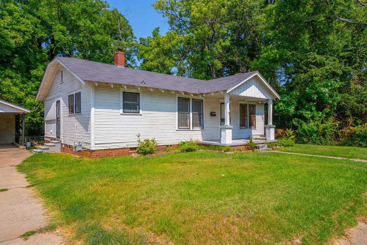 1018 Lewis St - Photo 3 of 27