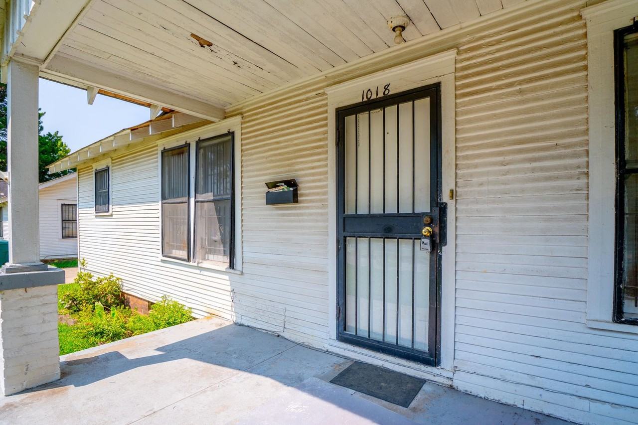 1018 Lewis St - Photo 5 of 27