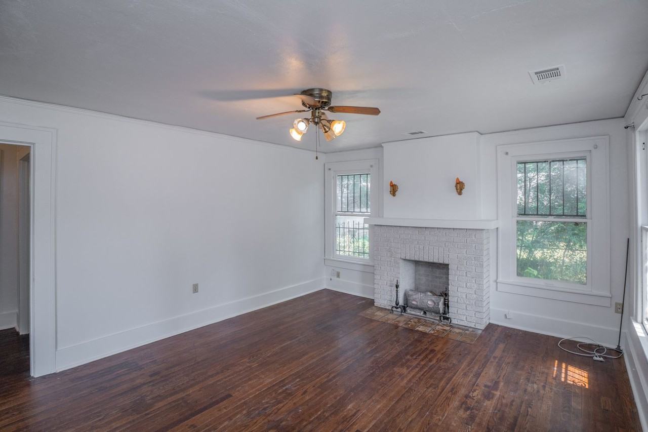 1018 Lewis St - Photo 7 of 27