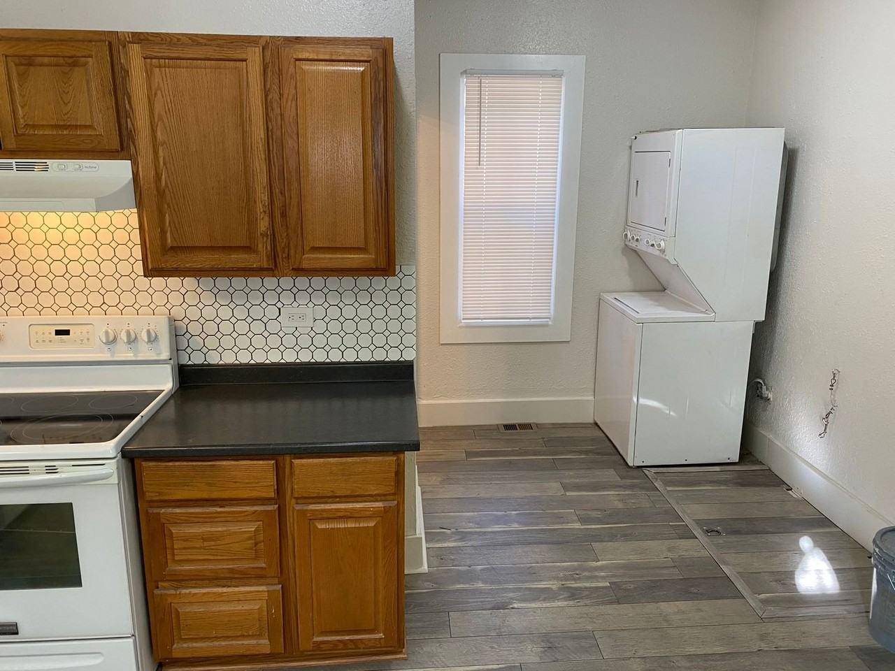 4725 Race St - Photo 4 of 12