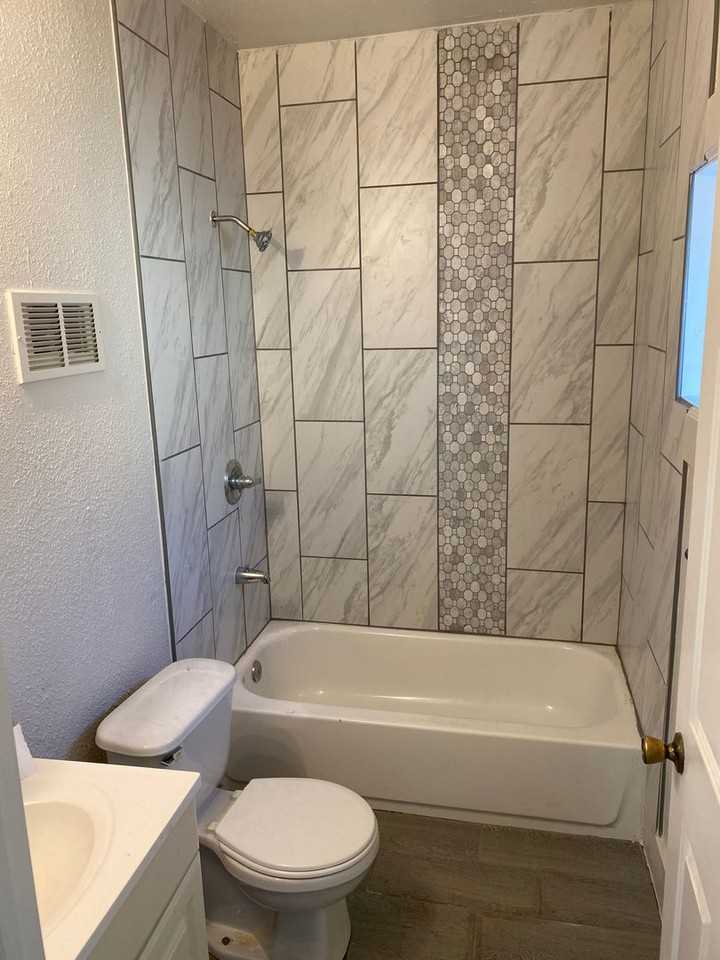 4725 Race St - Photo 5 of 12