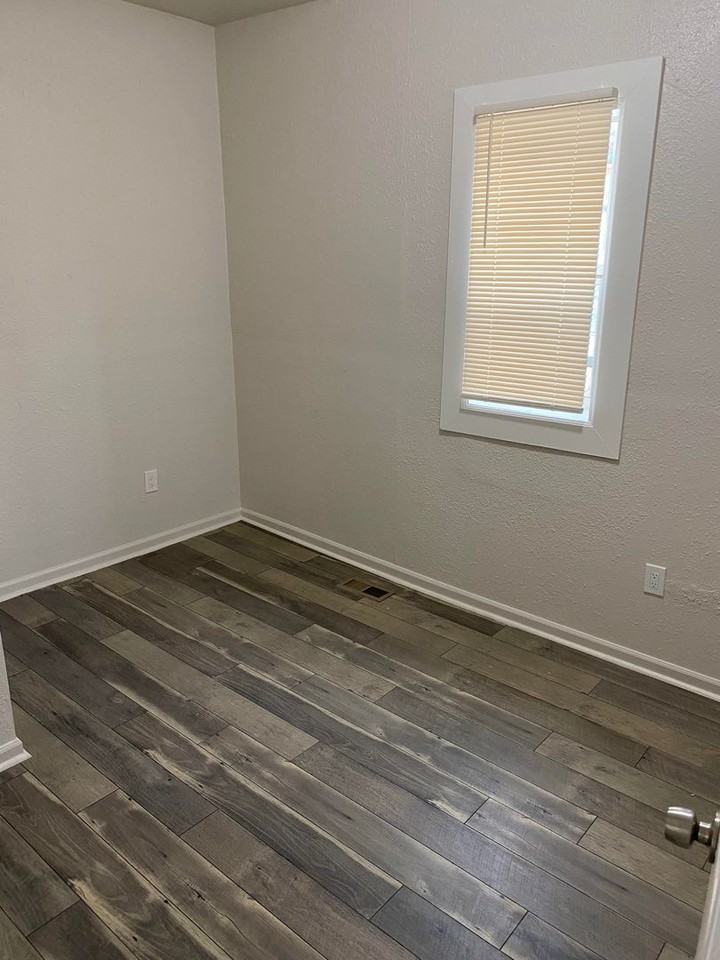 4725 Race St - Photo 6 of 12