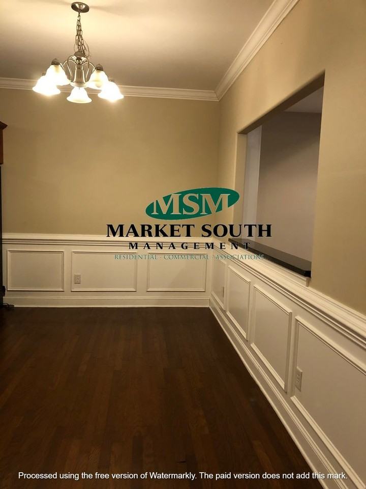114 Live Oak St - Photo 3 of 13