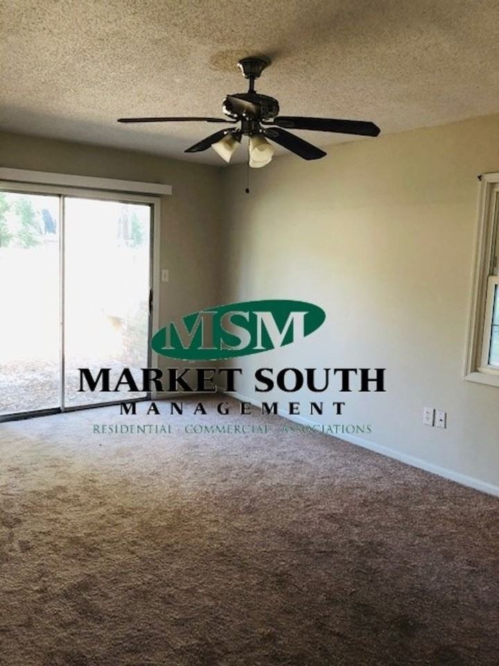 306 Sandy Springs Rd - Photo 6 of 19