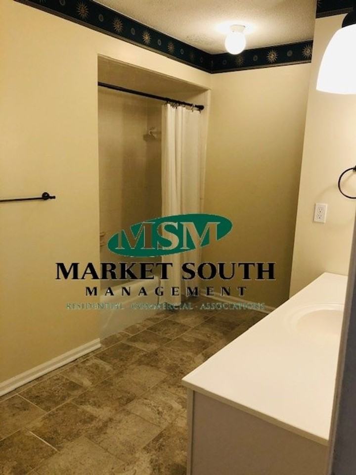 306 Sandy Springs Rd - Photo 7 of 19