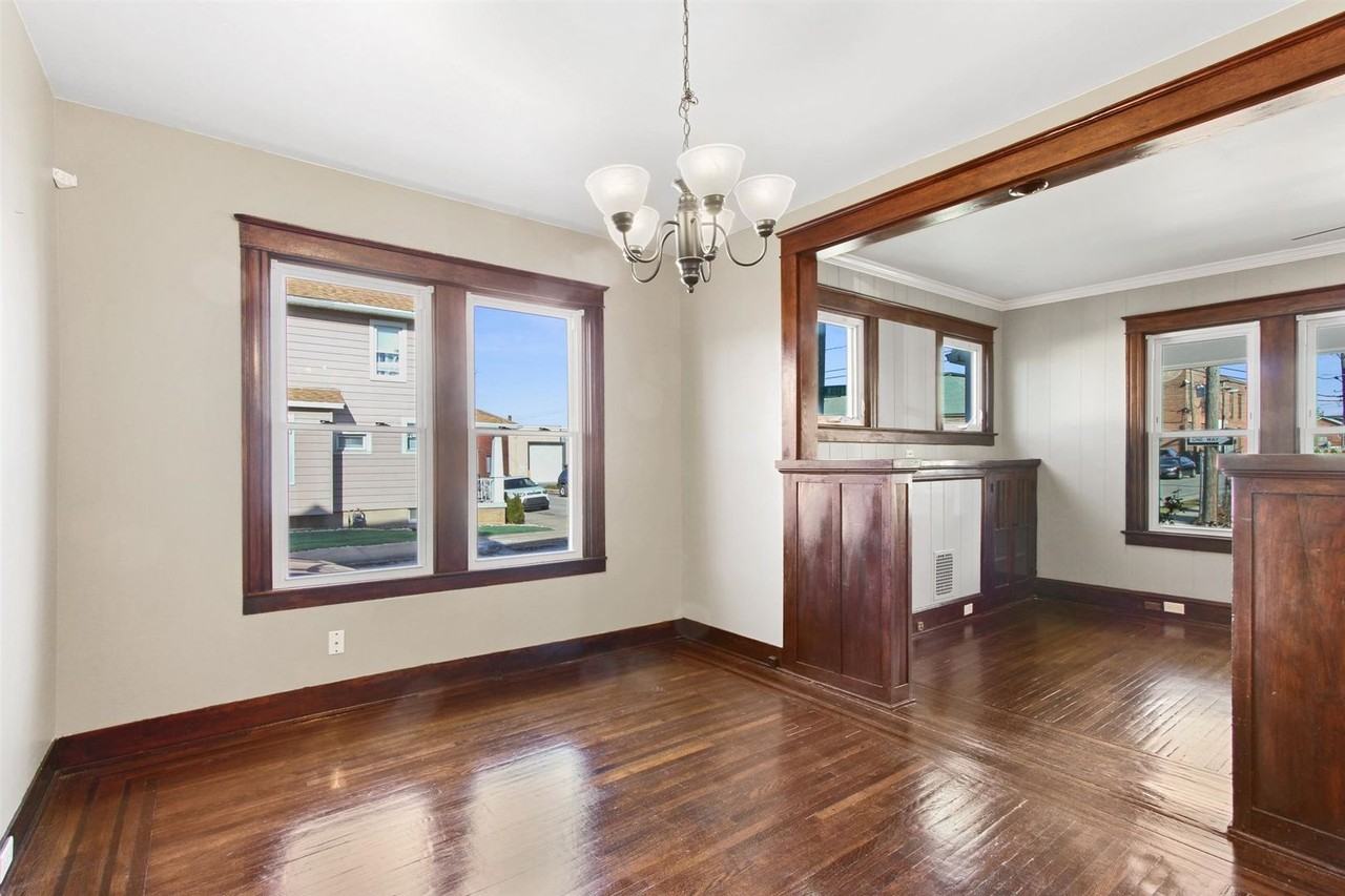 34 S Royal St - Photo 3 of 23