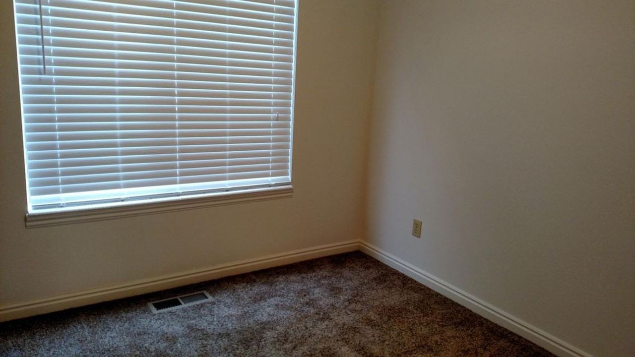 180 N 1100 E #16 - Photo 7 of 7