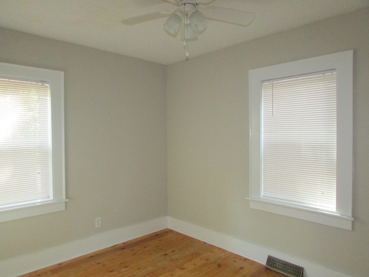 310 E Parkwood St - Photo 6 of 10