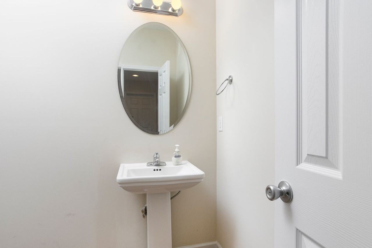 813 Saratoga Dr - Photo 4 of 14