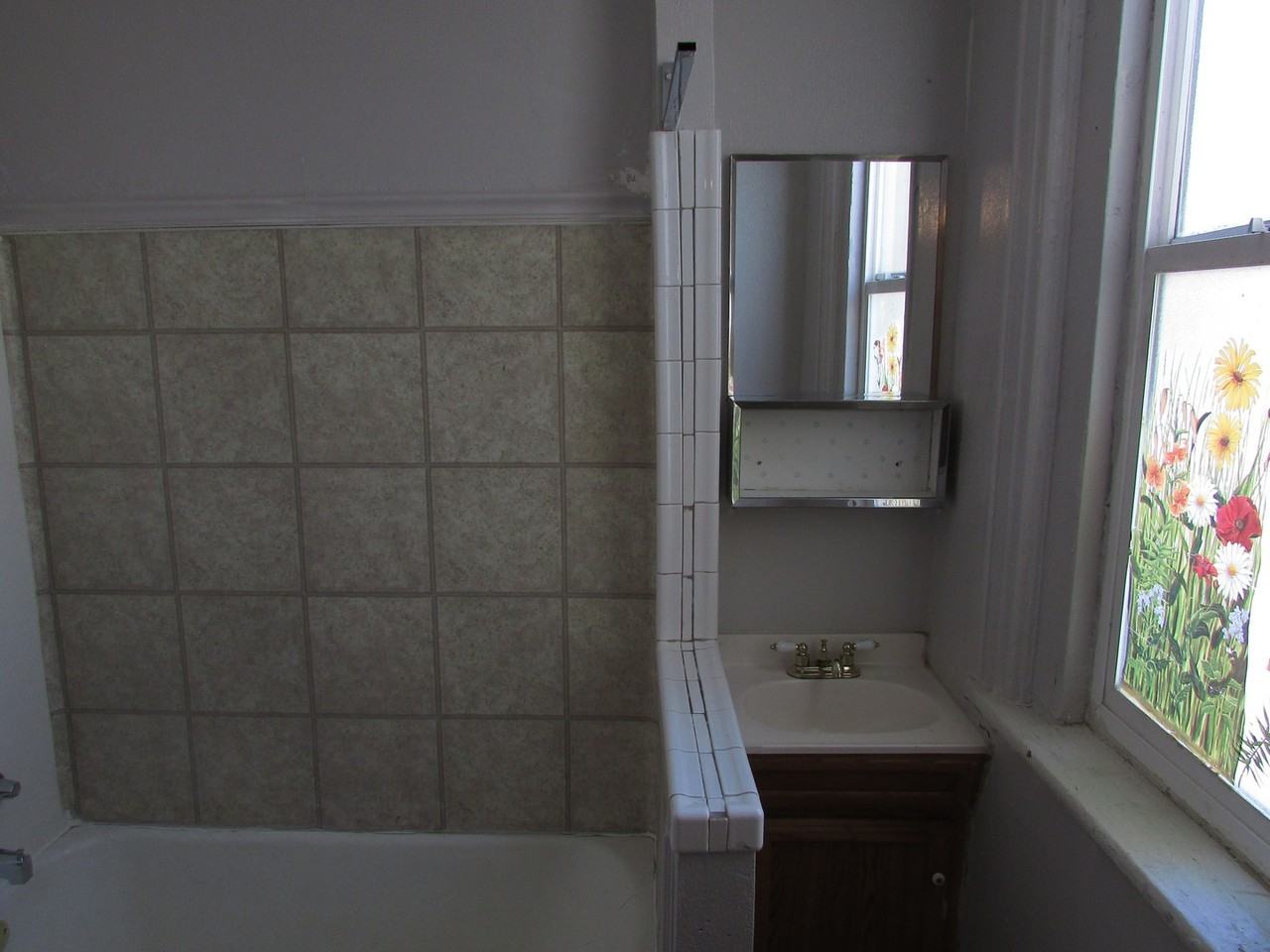 609 E 100 N - Photo 6 of 14