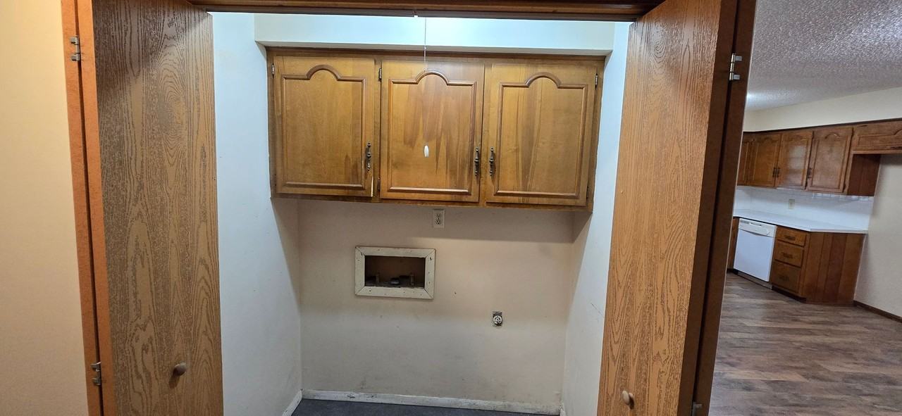 1117 E Rosebrier St - Photo 5 of 10