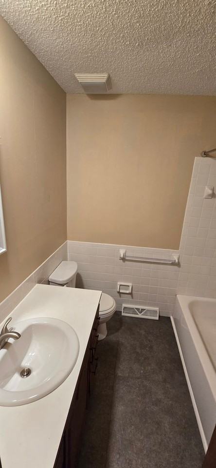 1117 E Rosebrier St - Photo 6 of 10