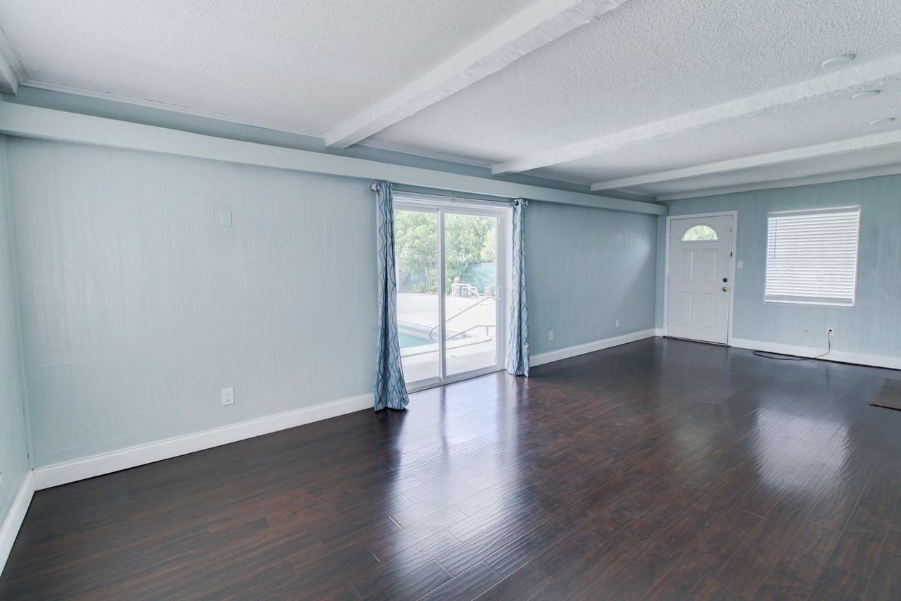 3320 Lila Dr - Photo 2 of 11